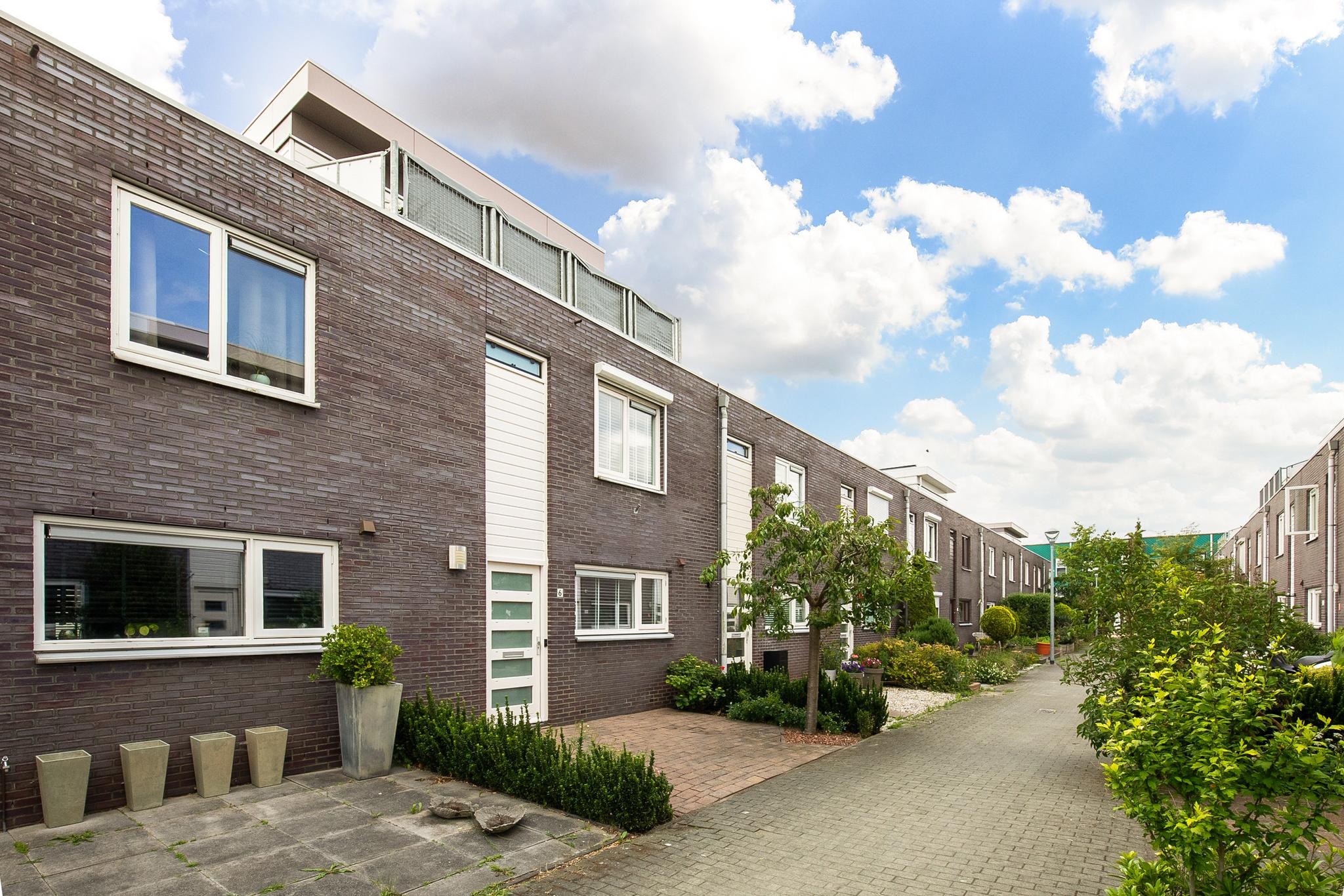 Flierveld 6 , 2151 LG Nieuw-vennep 6